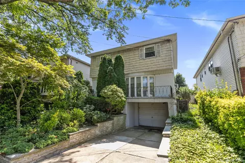 5718 Hewlett St, New York, NY 11362