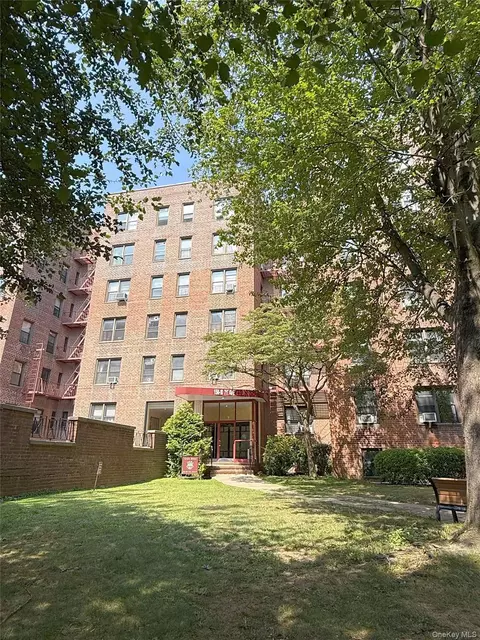 15020 71 Ave #3E, Flushing, NY 11367