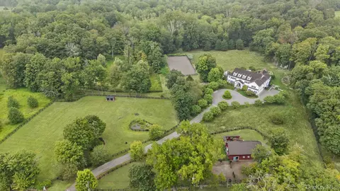 230 Guard Hill Rd, Bedford, NY 10506