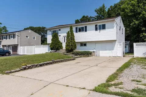501 Hawkins Rd, Selden, NY 11784