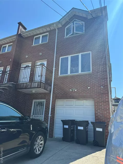 45-57 160th St, Flushing, NY 11358