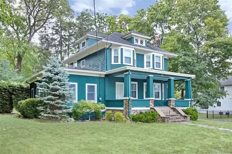 15 Pacific Ave, Clarkstown, NY 10954