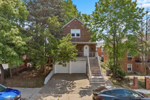 1054 Lydig Ave, New York, NY 10461