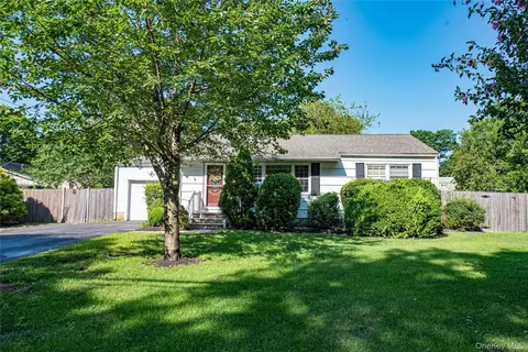 26 William St, Port Jefferson Station, NY 11776