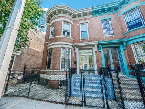 860 Manida St, New York, NY 10474
