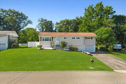 24 Stony Run Rd, Newburgh, NY 12550
