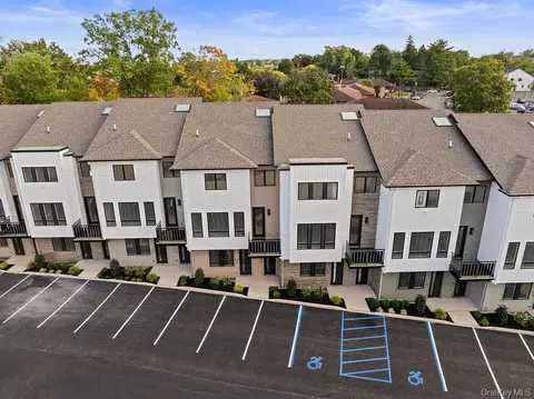 17 Union Rd #103, Ramapo, NY 10977