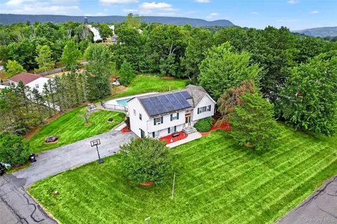 3 Cambridge Rd, Highland Mills, NY 10930