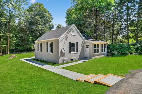 28 Red Brook Rd, Mahopac, NY 10541