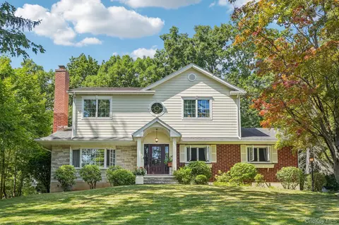 13 Fairview Ave, Clarkstown, NY 10954