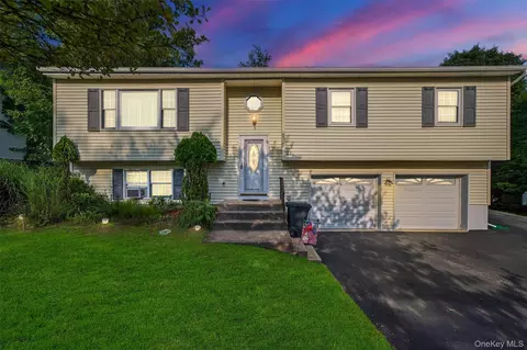 22 King St, Monroe, NY 10950