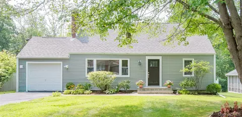 43 Winnie Ln, Poughkeepsie, NY 12603