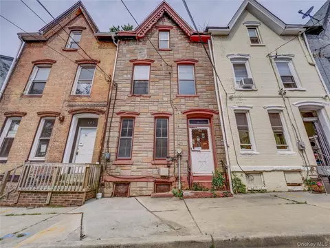 193 Chambers St, Newburgh, NY 12550