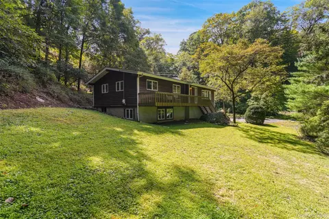 40 Lakeview Pass, Lewisboro, NY 10536