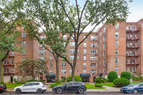 27-10 Parsons Blvd #1F, Flushing, NY 11354