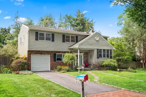 6 Emil Ct, Huntington, NY 11743