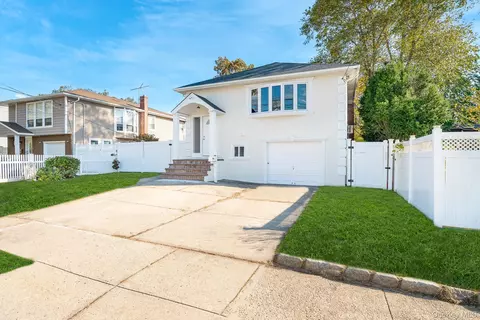 880 Washington St, Baldwin, NY 11510