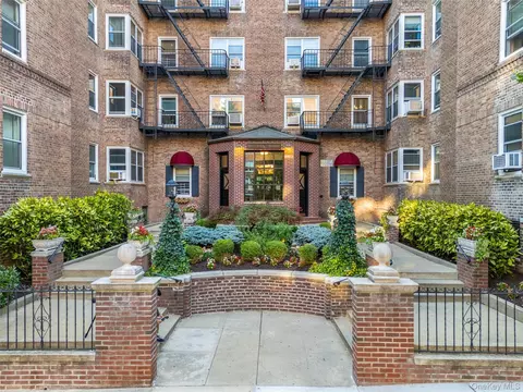 99-45 67th Rd #620, New York, NY 11375