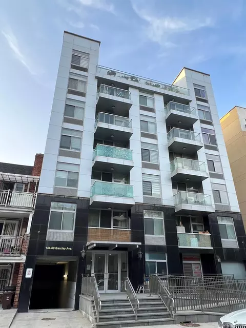 144-69 Barclay Ave #6A, Flushing, NY 11355