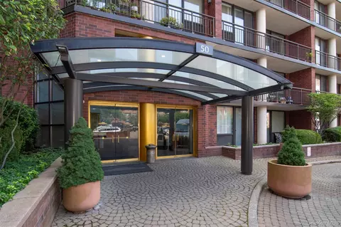 50 E Hartsdale Ave #5K, Greenburgh, NY 10530
