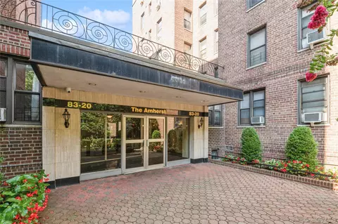 83-20 141 St #6 N, Jamaica, NY 11435