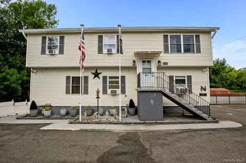29 Memorial Park Dr, Ramapo, NY 10977