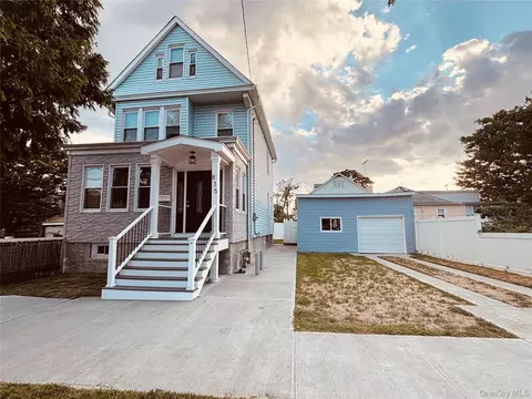 835 Dean Ave, New York, NY 10465