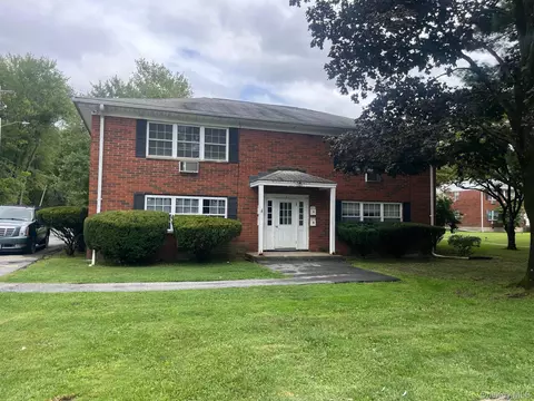 5 Wildwood Dr #1B, Wappinger, NY 12590