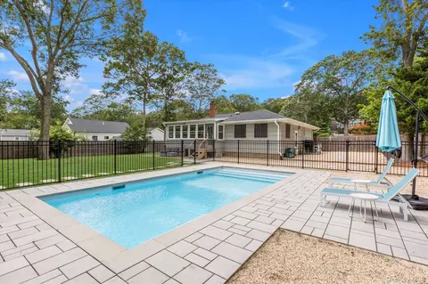 1295 Sigsbee Rd, Mattituck, NY 11952