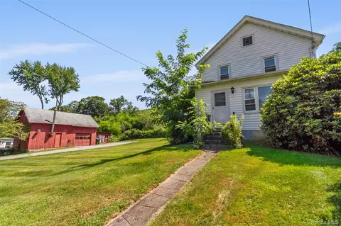 112 School St, Mahopac, NY 10541
