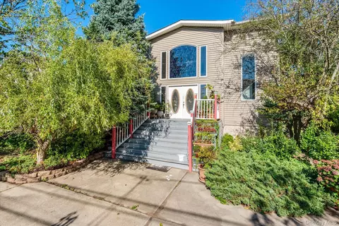 177 Sportsmans Ave, Freeport, NY 11520