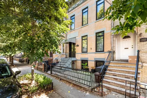 5932 Grove St, New York, NY 11385