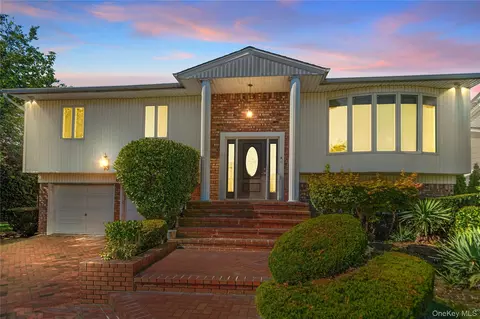 8 Gale Dr, Valley Stream, NY 11581