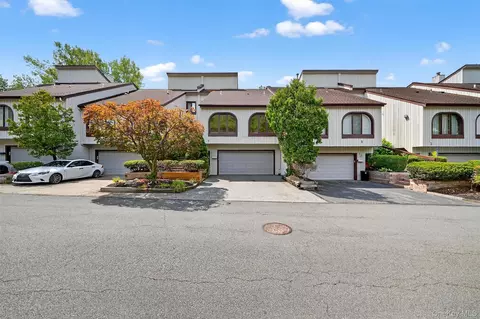 7 Erie Ct, Ramapo, NY 10901
