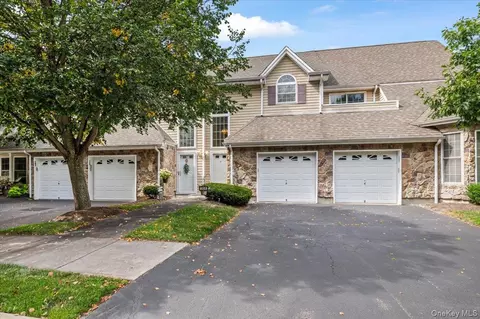 108 Joseph Ln, Dix Hills, NY 11746