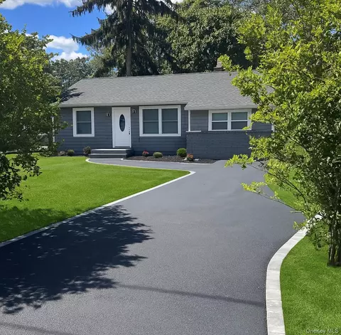 1140 Udall Rd, Bay Shore, NY 11706