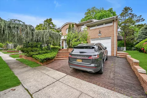 Exterior - 138-45 78th Dr, Flushing, NY 11367 photo 2 of 4