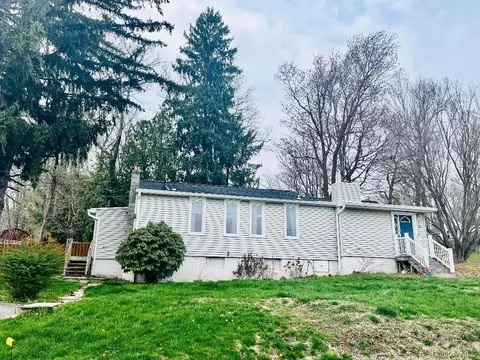 72 Lakeside Rd, Mahopac, NY 10541