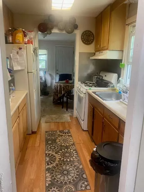 44 Johnson St, Lake Peekskill, NY 10537 photo 5