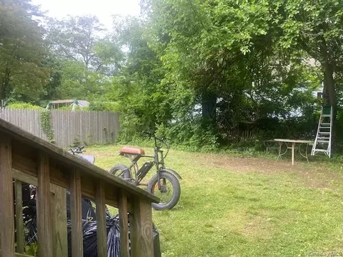 44 Johnson St, Lake Peekskill, NY 10537 photo 3