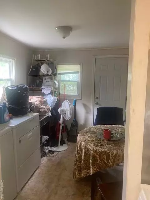 44 Johnson St, Lake Peekskill, NY 10537 photo 6