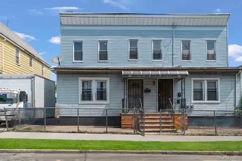 114-25 Bedell St, Rochdale Village, NY 11434