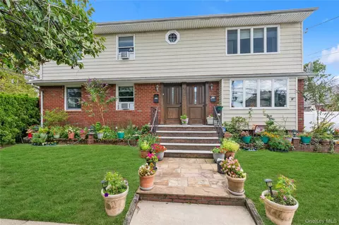 41 Jackson Ave, Mineola, NY 11501