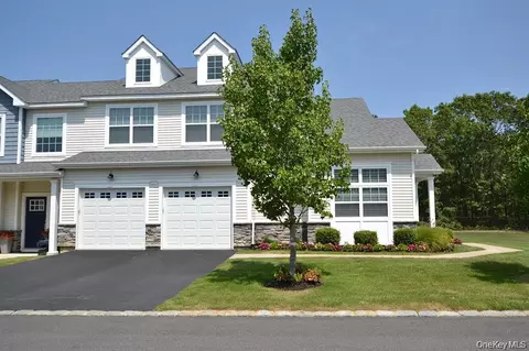 146 Avery Dr N, Brookhaven, NY 11934