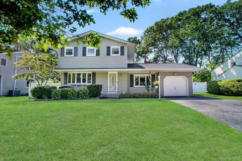 274 Mount Pleasant Rd, Hauppauge, NY 11788