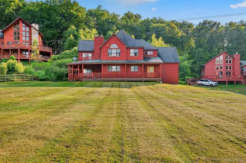 987 Hurd Rd, Swan Lake, NY 12783