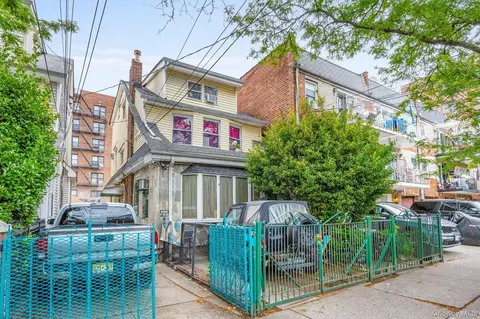 4239 Elbertson St, Elmhurst, NY 11373