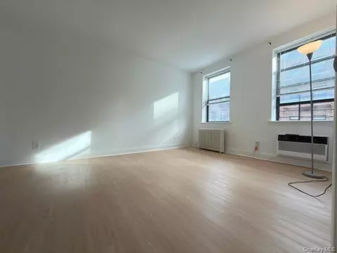 47-21 215 Pl #1C, New York, NY 11364