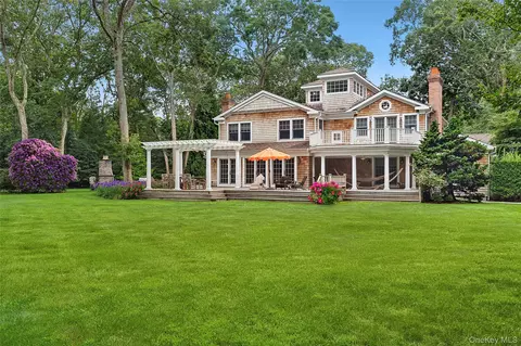 55 Cedar Ln W, Southampton, NY 11960