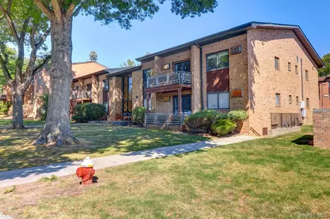 3 Charles Ln #2F, Ramapo, NY 10970